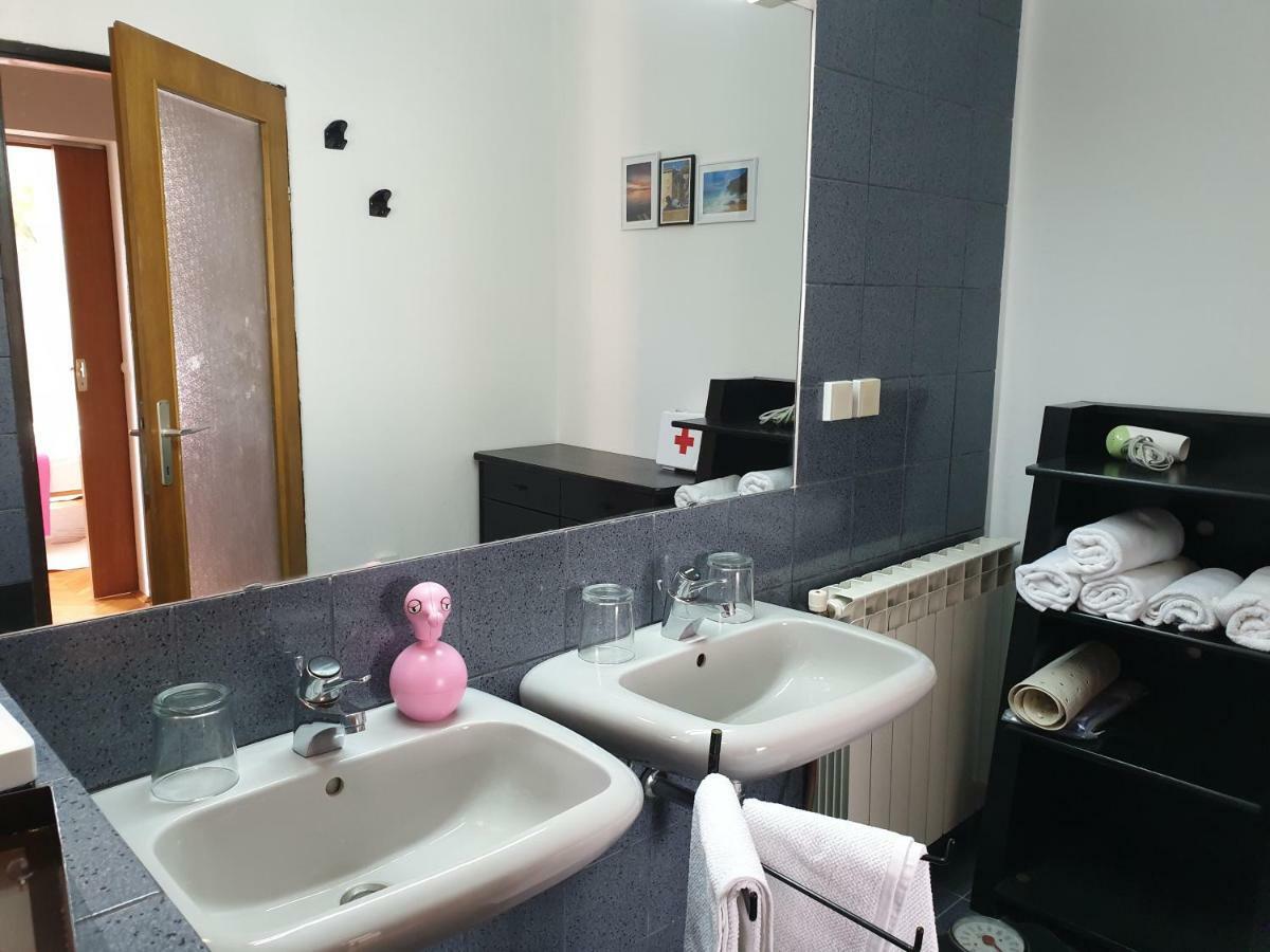 Room Bm Pula Exterior photo