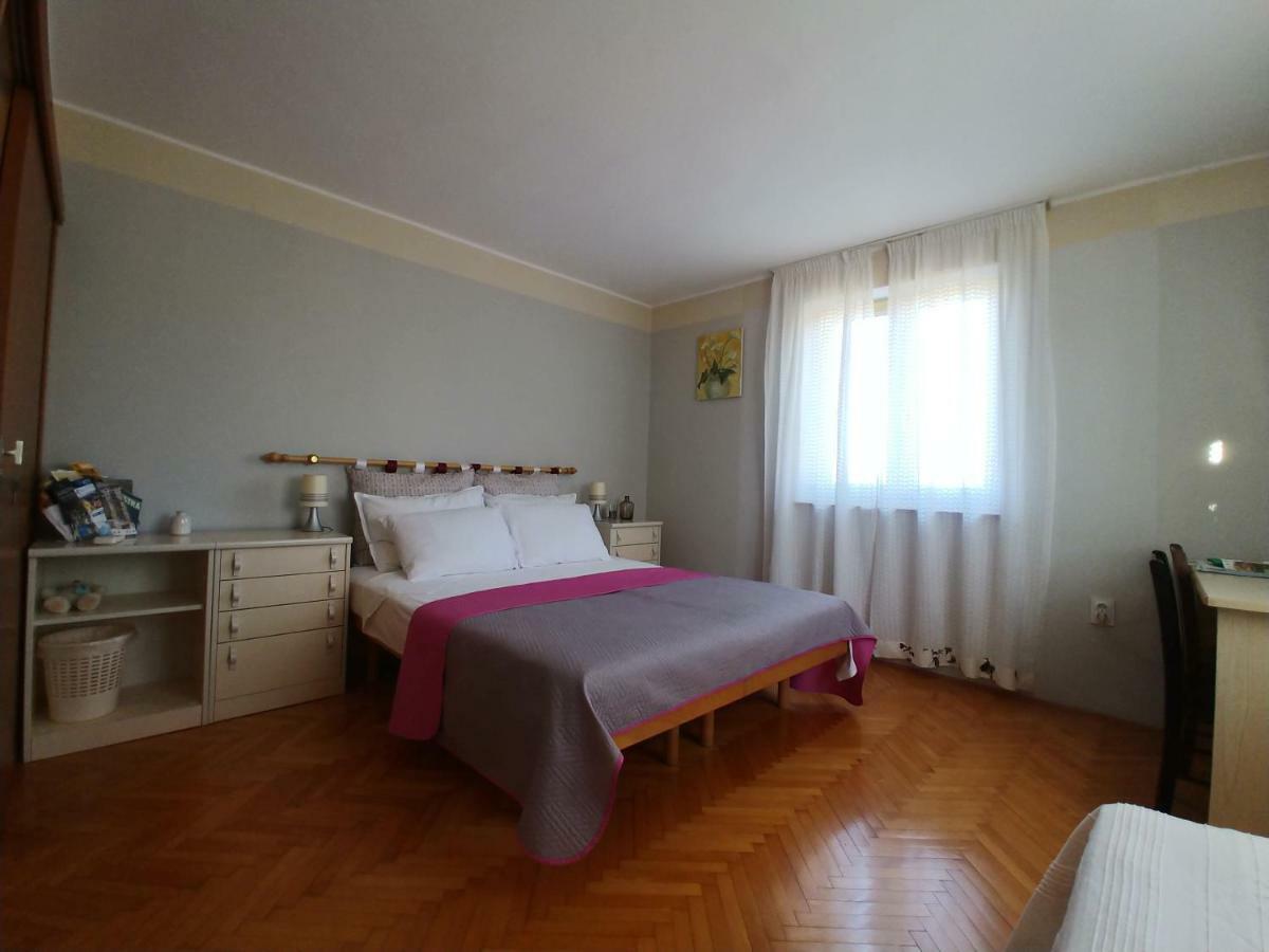 Room Bm Pula Exterior photo