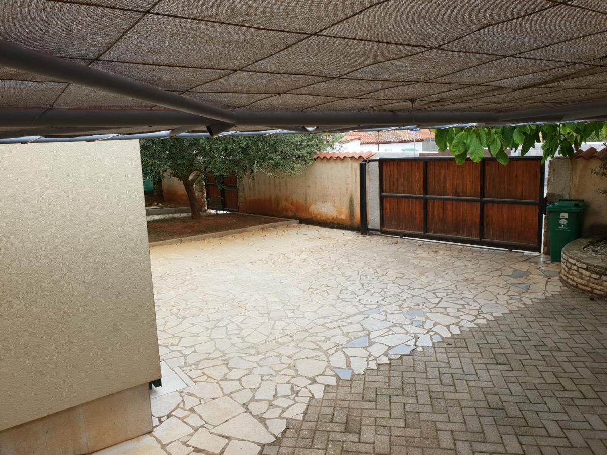 Room Bm Pula Exterior photo